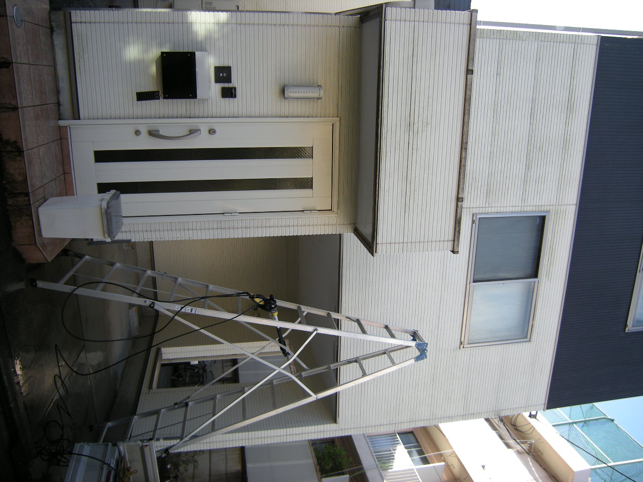 亀山市 高圧洗浄 外壁 高圧洗浄機 コンクリ レンガ ブロック 車庫 玄関 門柱
